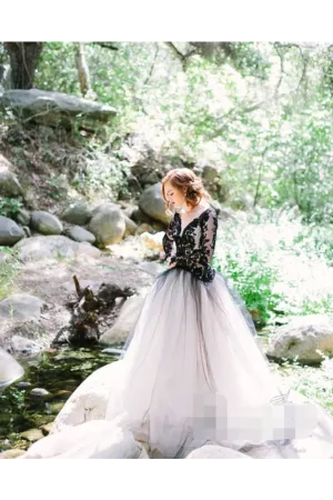 Long Sleeves Wedding Dresses Black Appliques Bridal Dresses Tulle