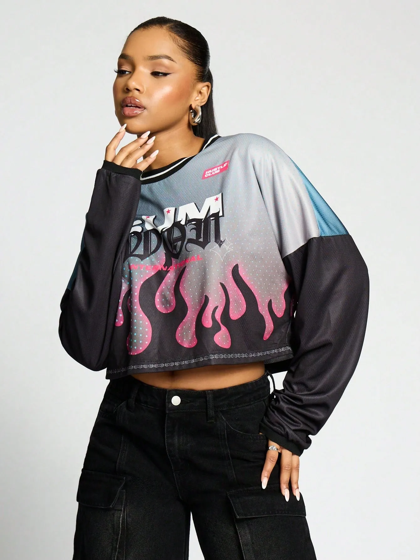 SUMWON WOMEN Long Sleeve Graphic Print Cropped T-Shirt